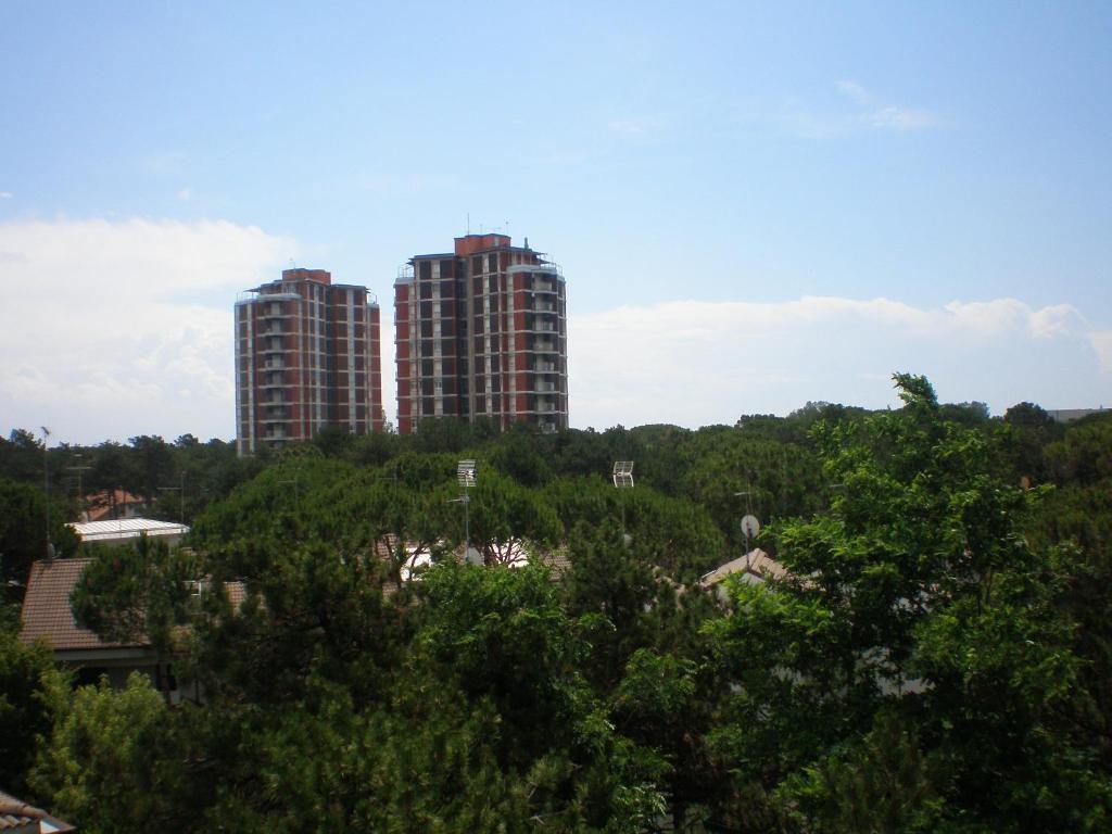 Hotel Rosapineta Lignano Sabbiadoro Exterior foto